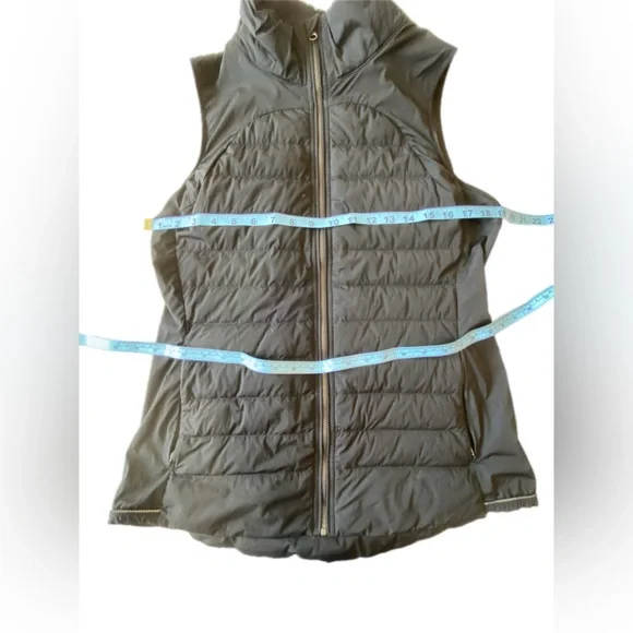 Lululemon Fluffed Up vest size 12 - Picture 11 of 16